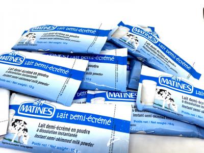 Lait demi ecreme en poudre 14 mg 15 g matines en lot