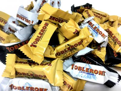 Mini toblerone chocolat au lait blanc et noir le lot de 18